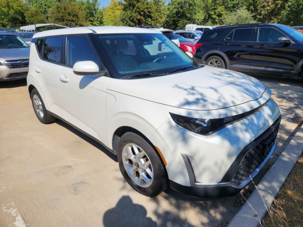 Certified 2023 Kia Soul LX Hatchback