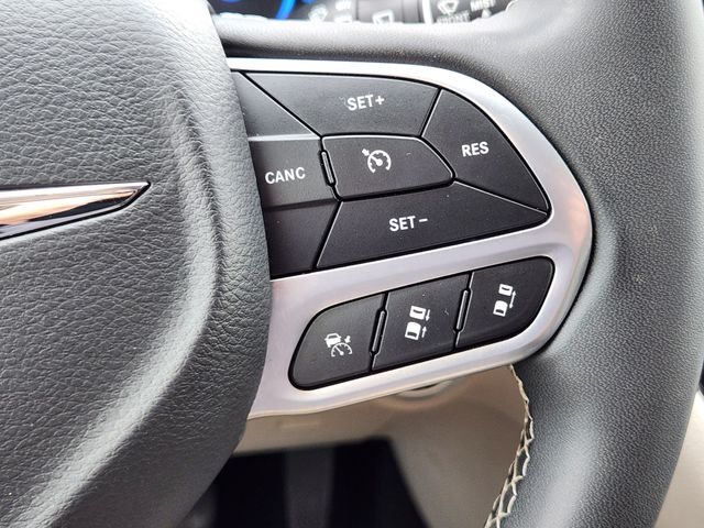 2023 Chrysler Pacifica Hybrid Touring L - Photo 29