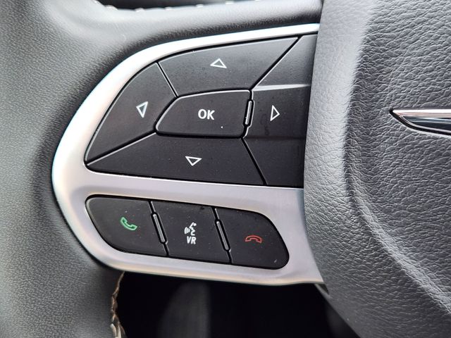 2023 Chrysler Pacifica Hybrid Touring L - Photo 28
