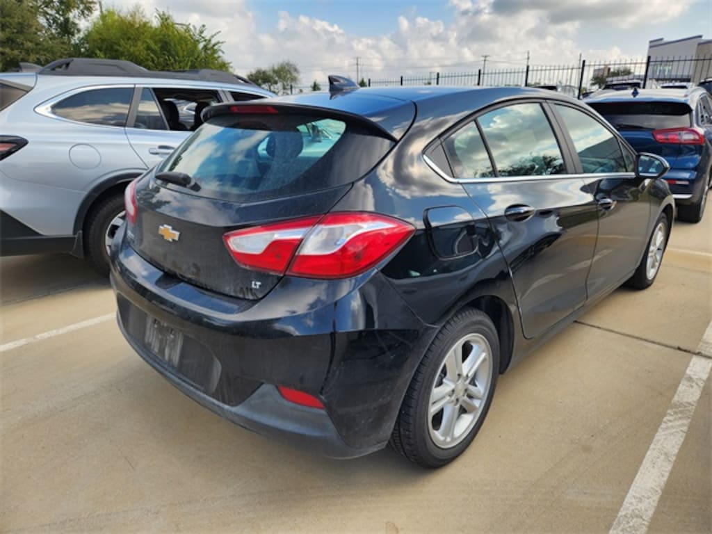 Used 2017 Chevrolet Cruze LT Auto Hatchback