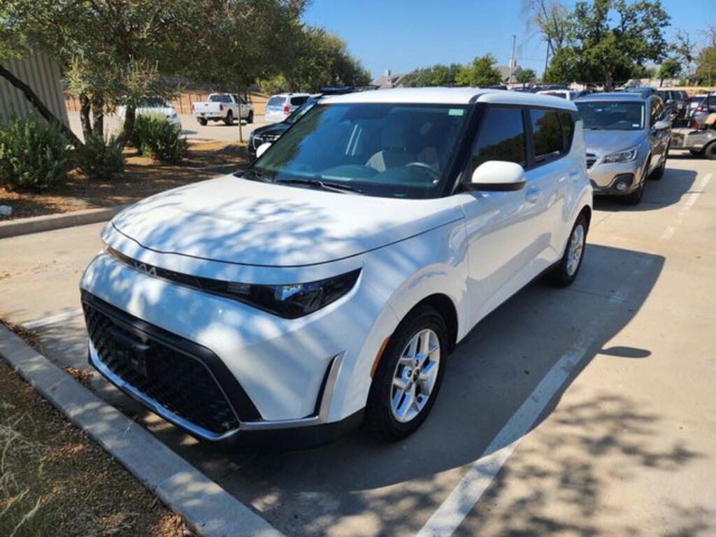Certified 2023 Kia Soul LX Hatchback