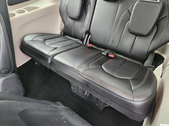 2023 Chrysler Pacifica Hybrid Touring L - Photo 31