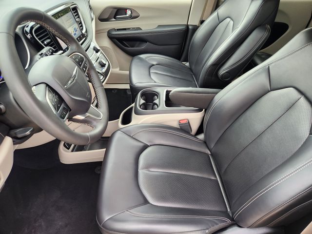 2023 Chrysler Pacifica Hybrid Touring L - Photo 13
