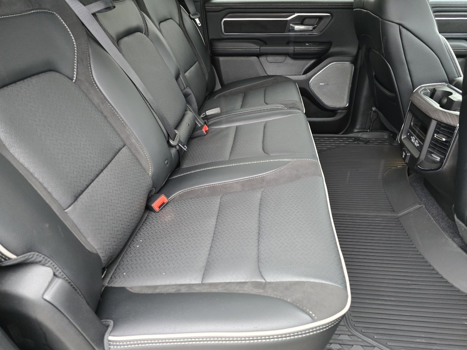 2026 RAM 1500 Laramie - Photo 12