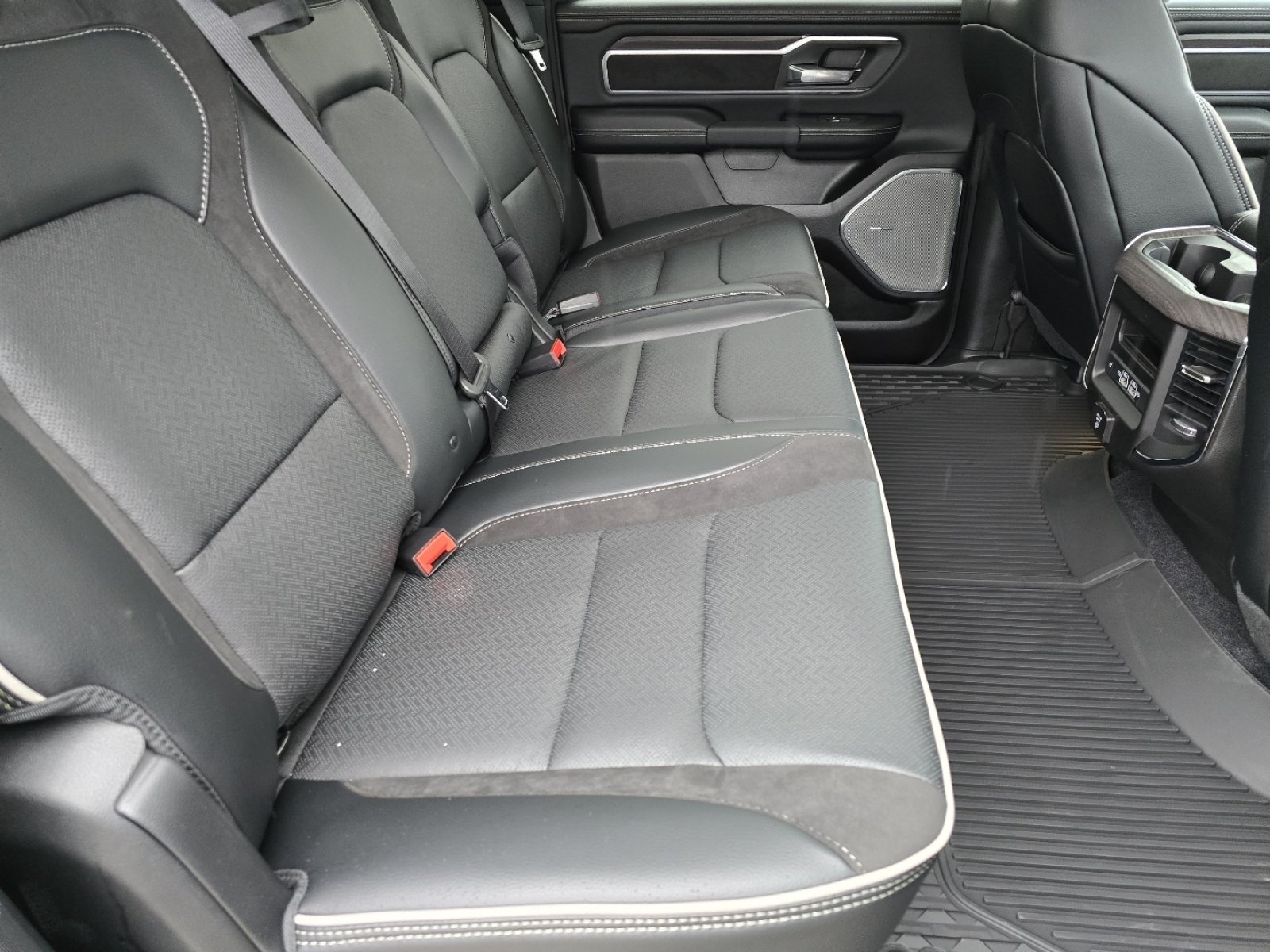 2026 RAM 1500 Laramie - Photo 12