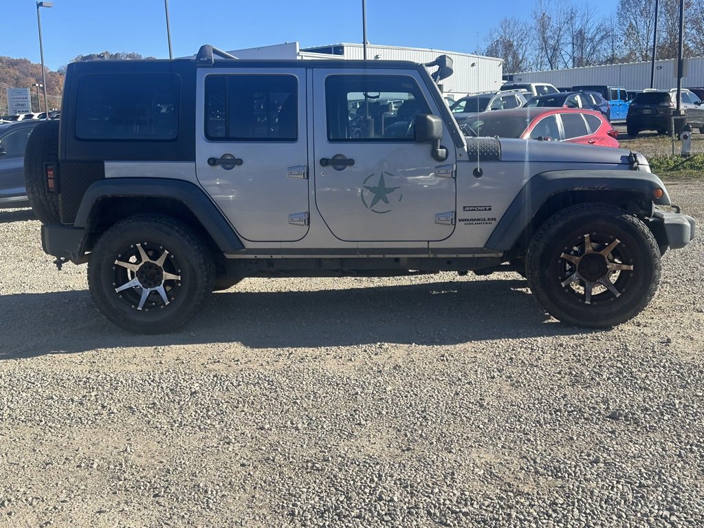 2013 Jeep Wrangler Unlimited Sport photo 4