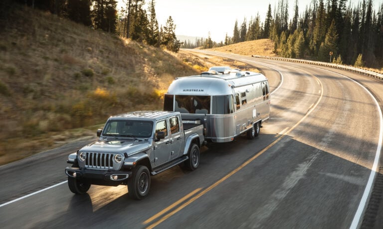2022 Jeep Gladiator towing a trailer