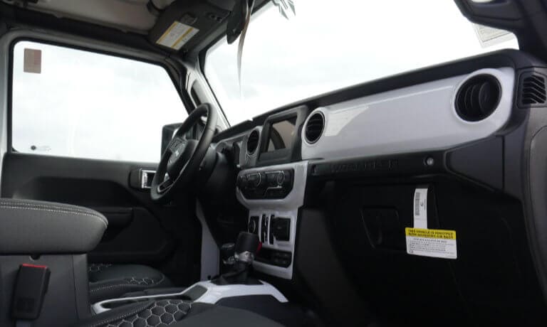 2021 Jeep Wrangler Rocky Ridge interior front