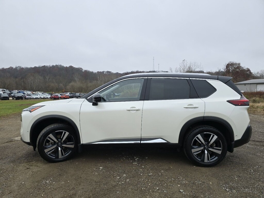 2023 Nissan Rogue SL photo 3