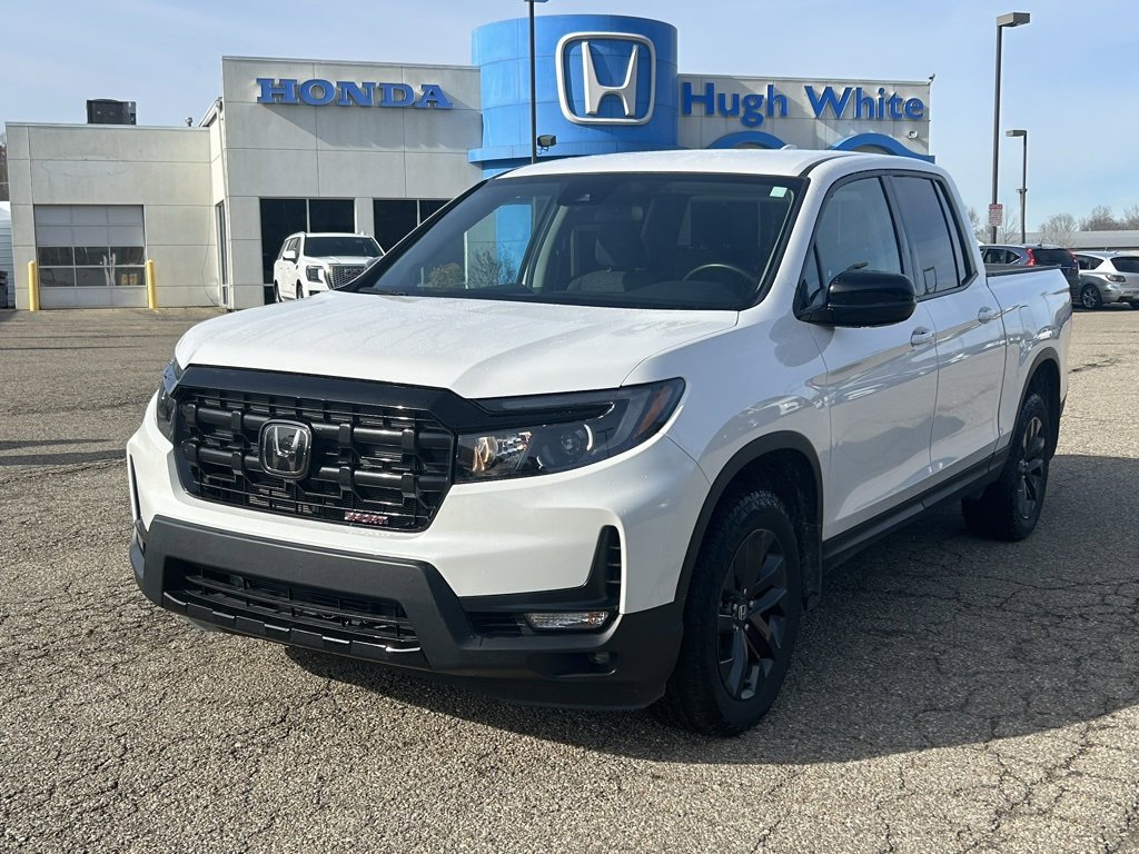 2024 Honda Ridgeline Sport photo 2