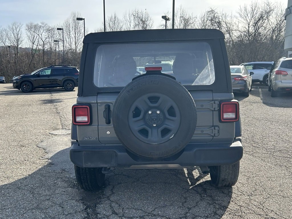 2022 Jeep Wrangler Unlimited Sport photo 4