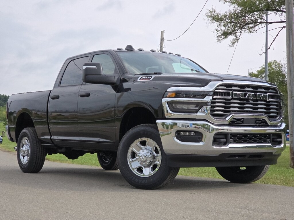 New 2026 Ram 2500 TRADESMAN CREW CAB 4X4 6'4 BOX Pickup