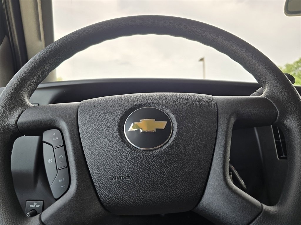 2025 Chevrolet Express Cargo Work Van - Photo 14