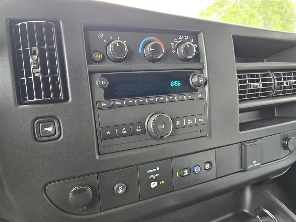 2025 Chevrolet Express Cargo Work Van - Photo 16