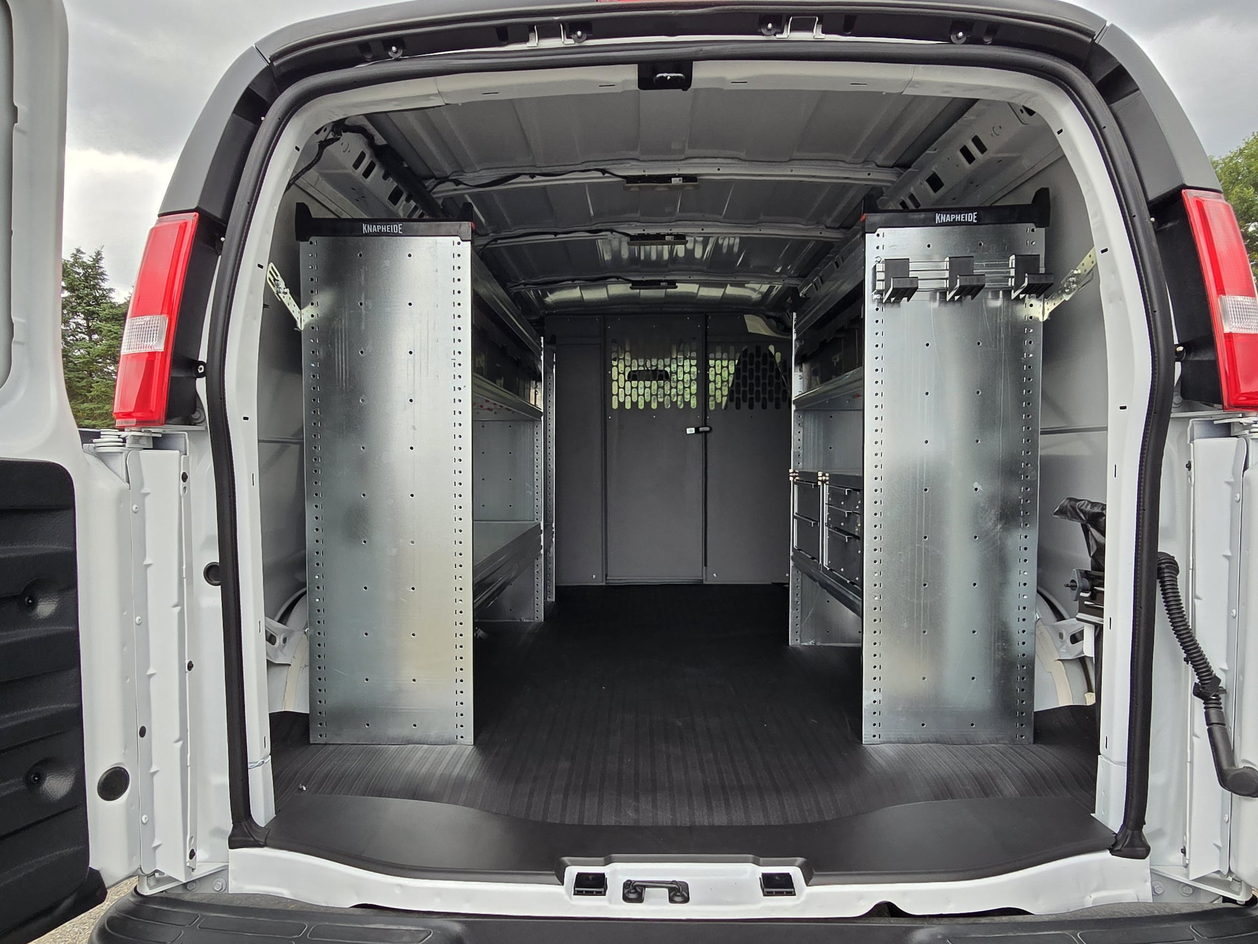 2025 Chevrolet Express Cargo Work Van - Photo 13