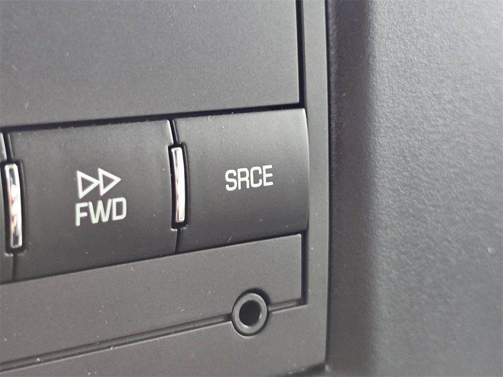 2025 Chevrolet Express Cargo Van photo 4