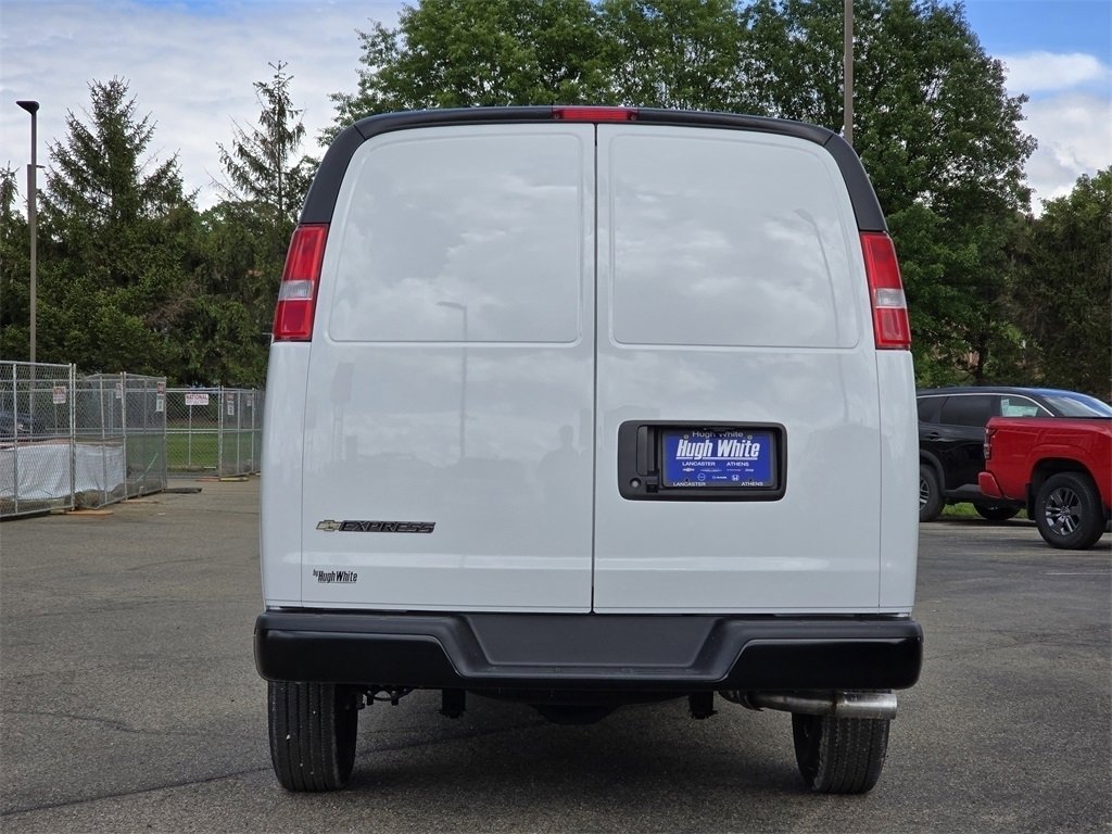 2025 Chevrolet Express Cargo Van photo 3