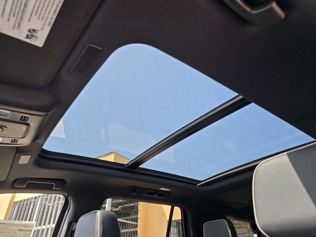 2025 Chevrolet Tahoe Premier photo 3