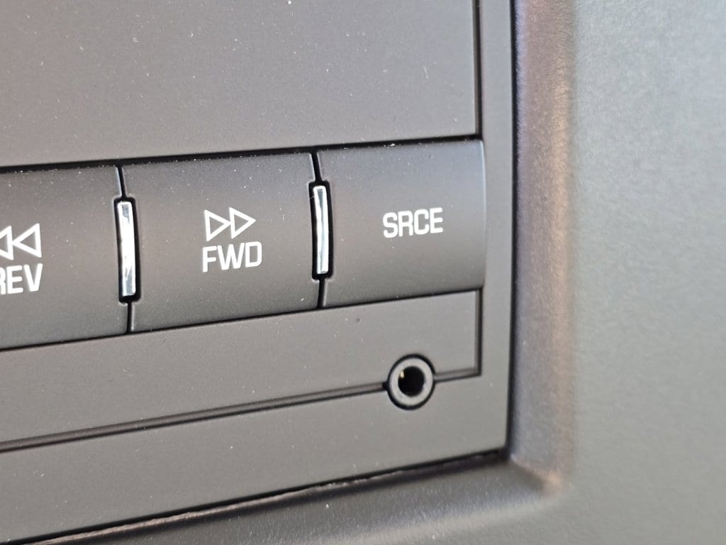 2026 Chevrolet Express Cargo Work Van - Photo 4