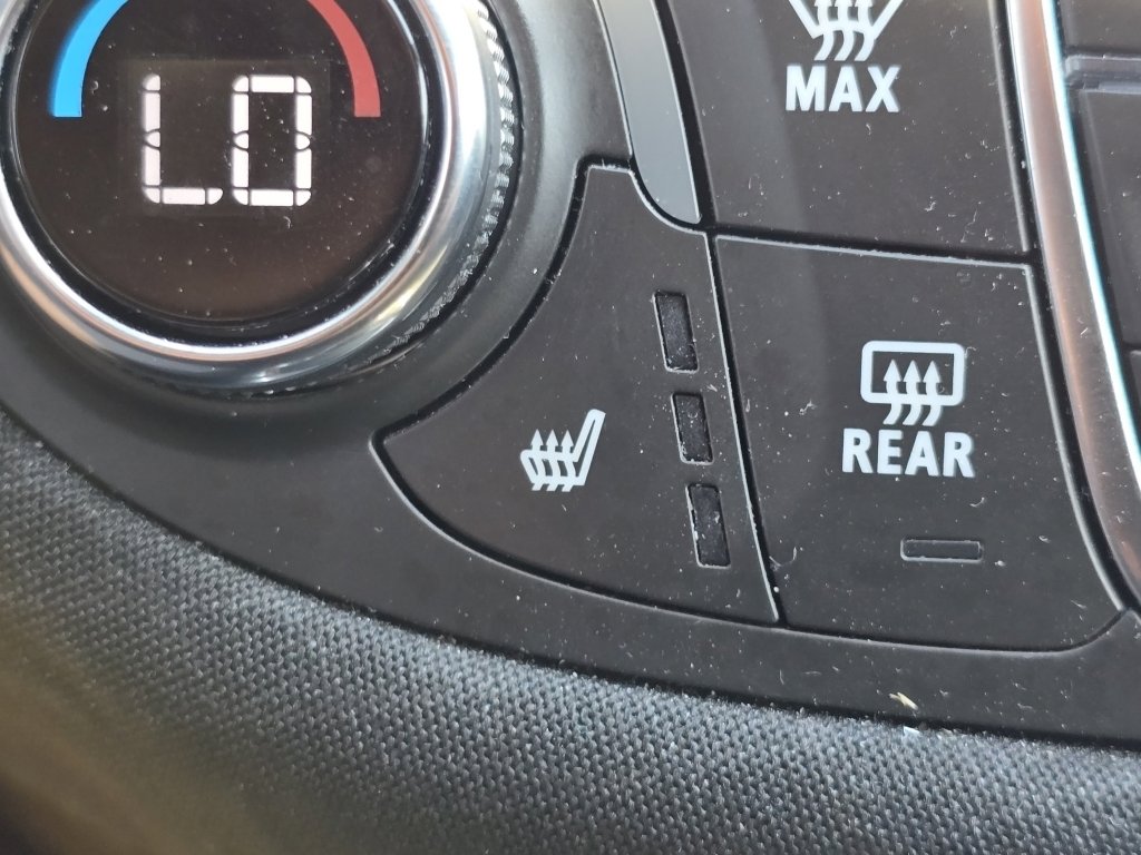 2024 Chevrolet Malibu 1LT photo 3