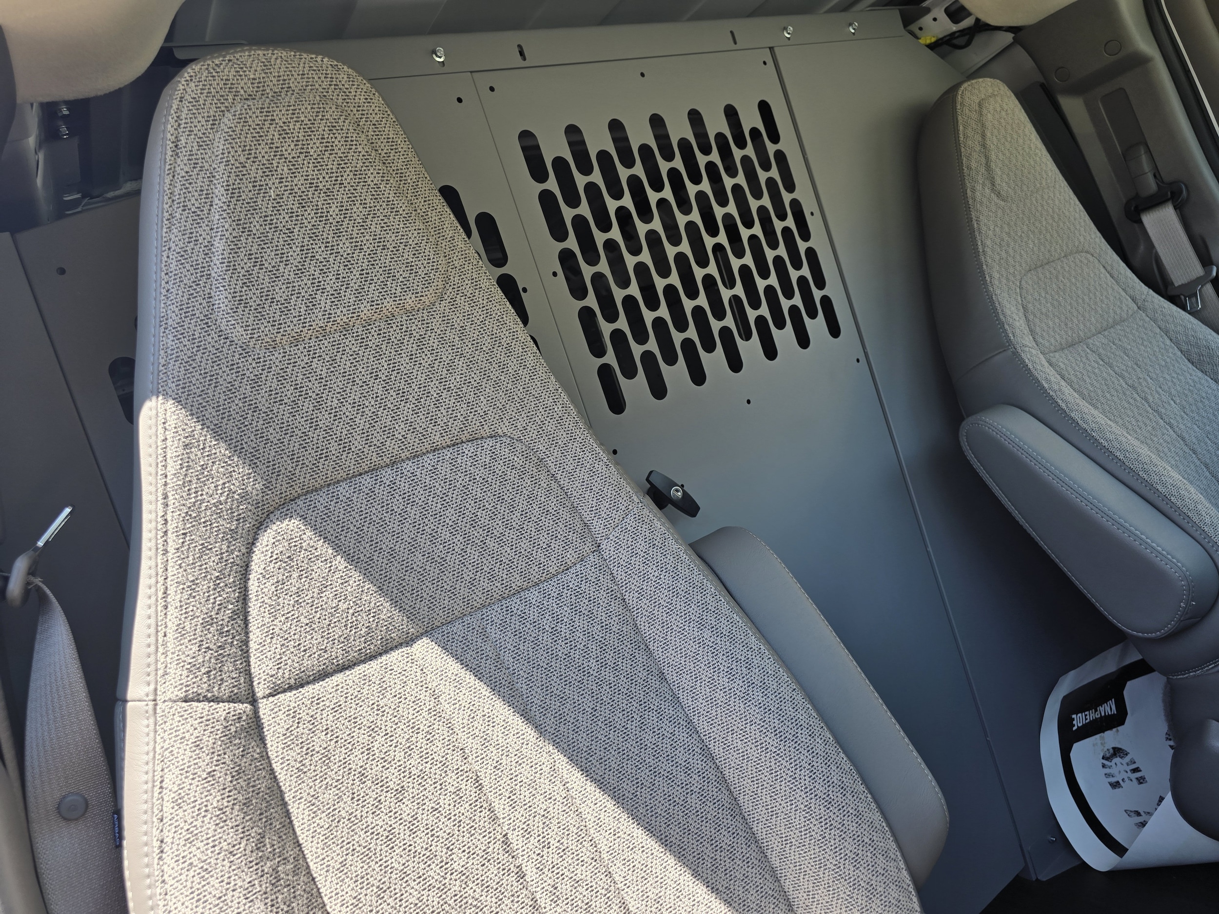 2025 Chevrolet Express Cargo Work Van - Photo 14