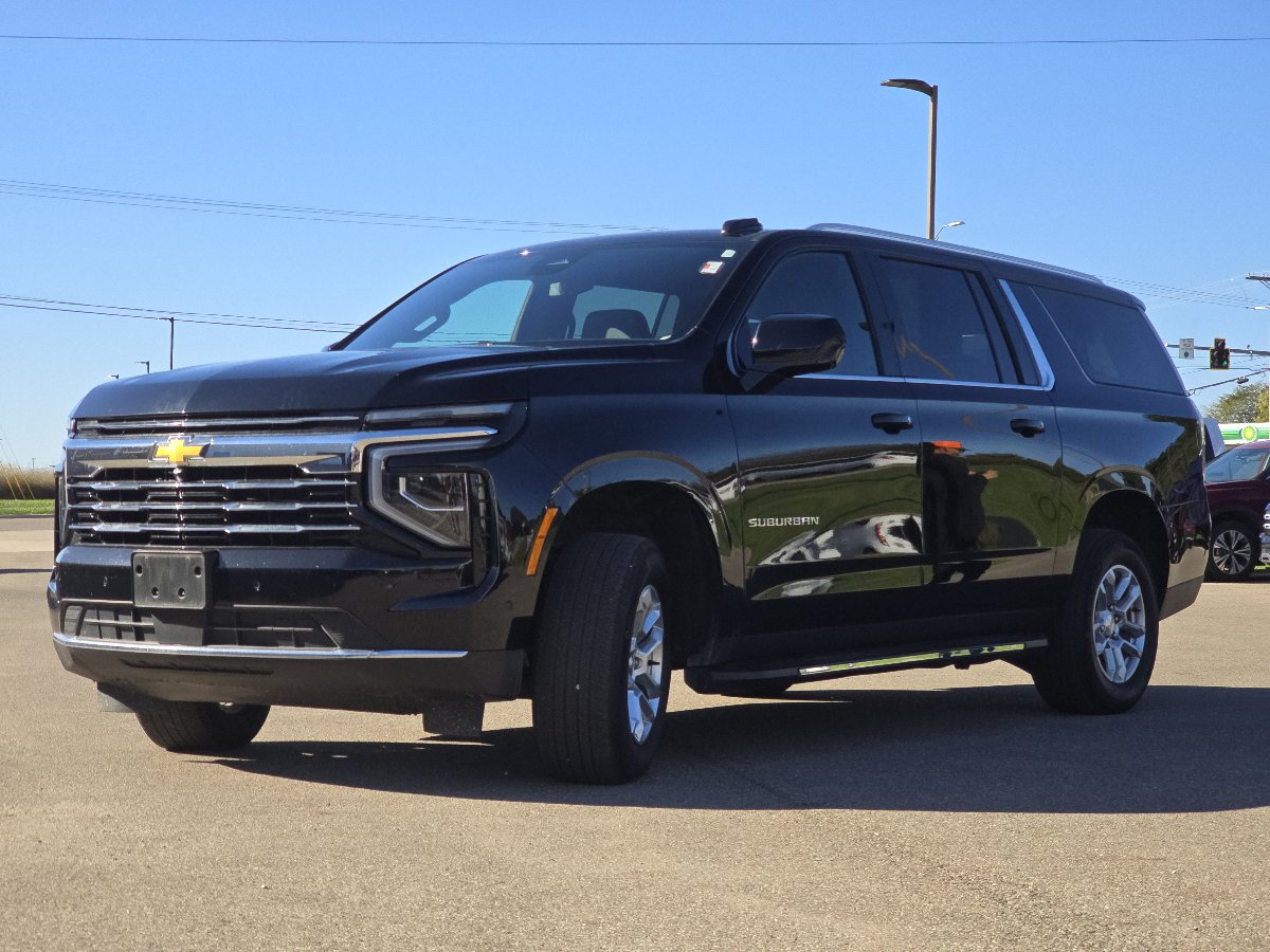 2025 Chevrolet Suburban LT - Photo 16