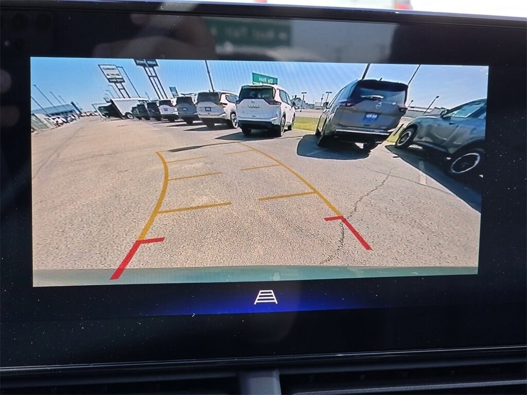 New 2025 Chevrolet Trax LT SUV