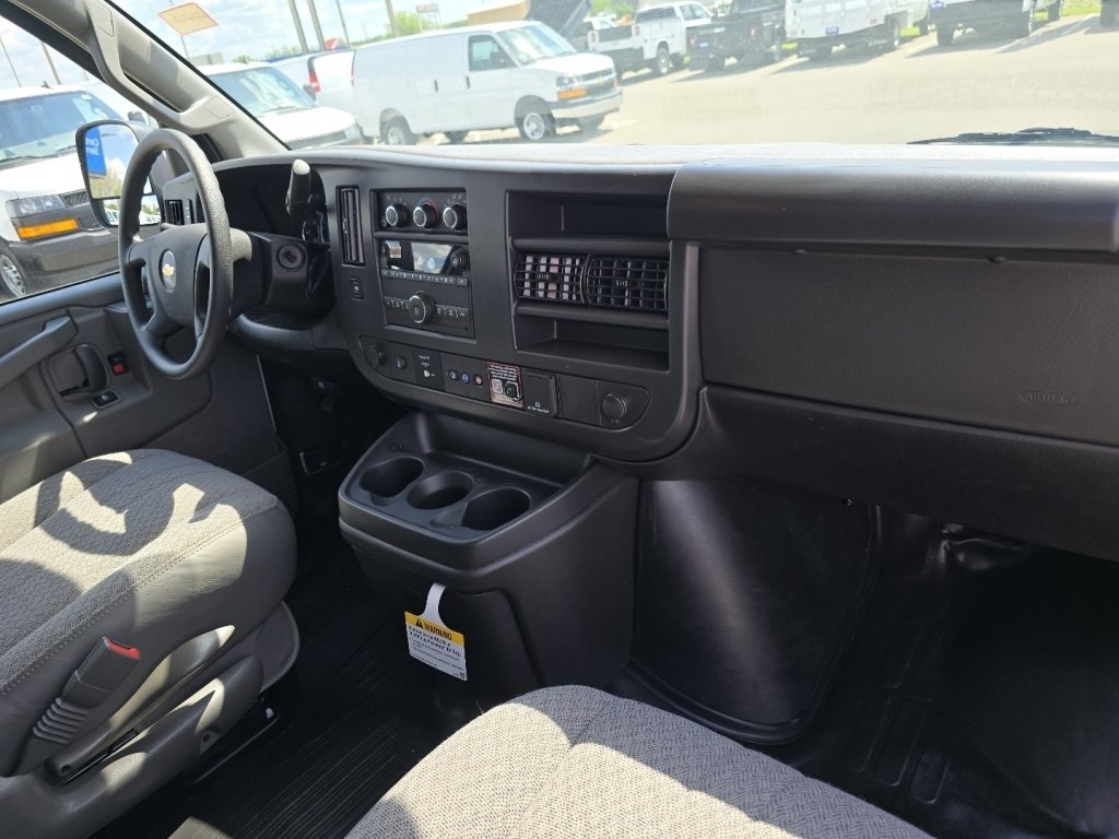2026 Chevrolet Express Cargo Work Van - Photo 17
