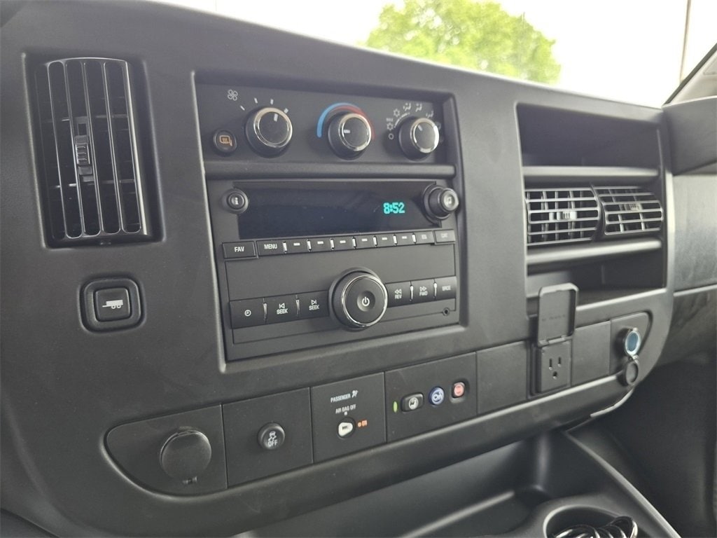 2025 Chevrolet Express Cargo Work Van - Photo 15