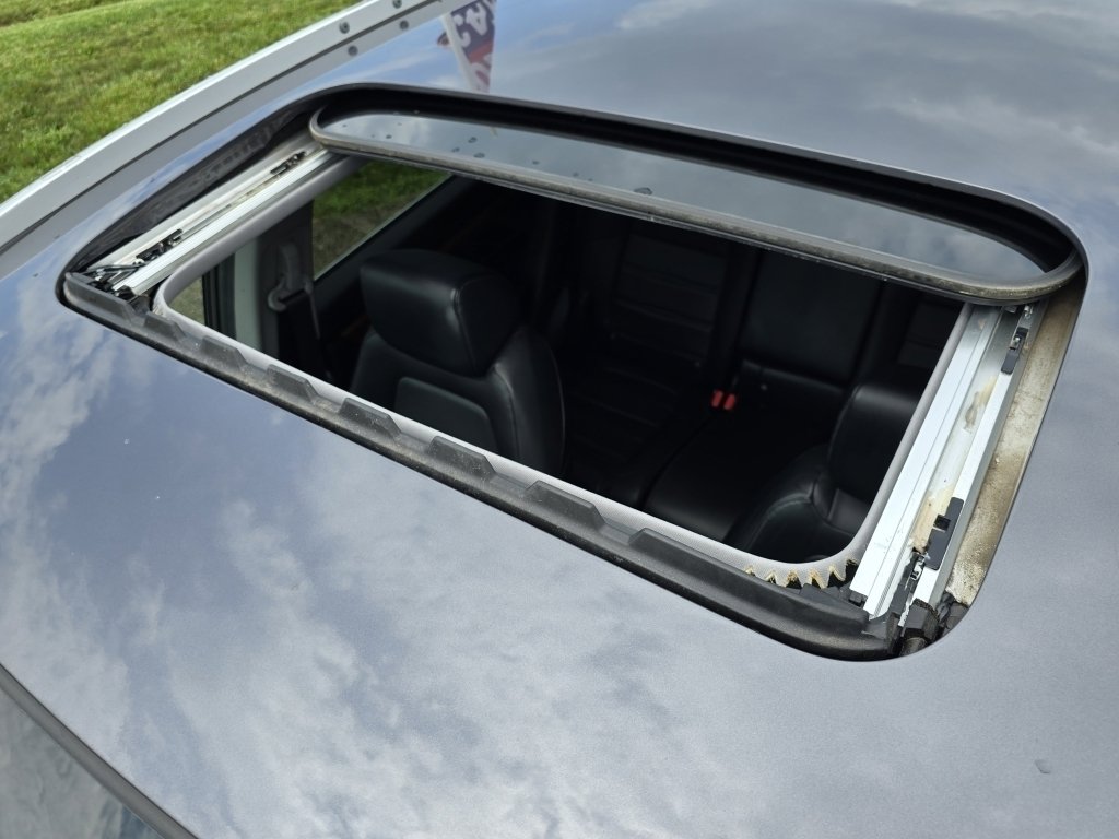 2022 Honda CR-V Touring photo 2