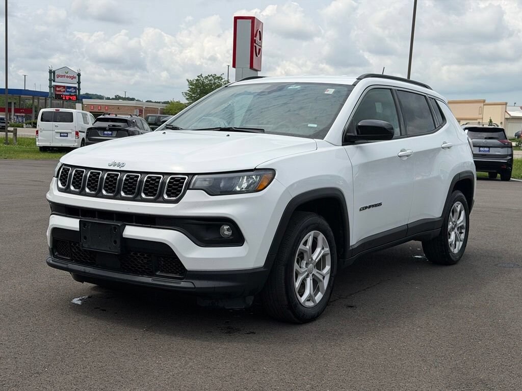Used 2024 Jeep Compass Latitude Sport Utility