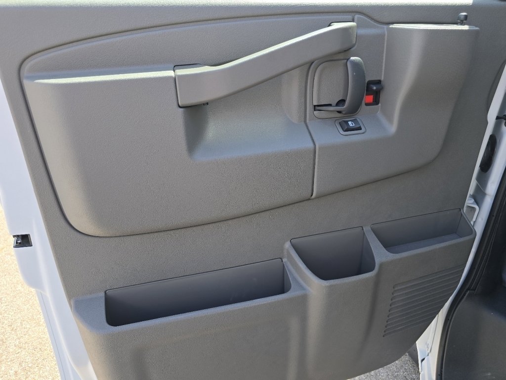 2026 Chevrolet Express Cargo Work Van - Photo 19