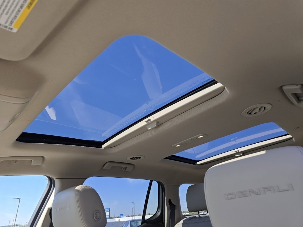 2019 Gmc Acadia Denali photo 2