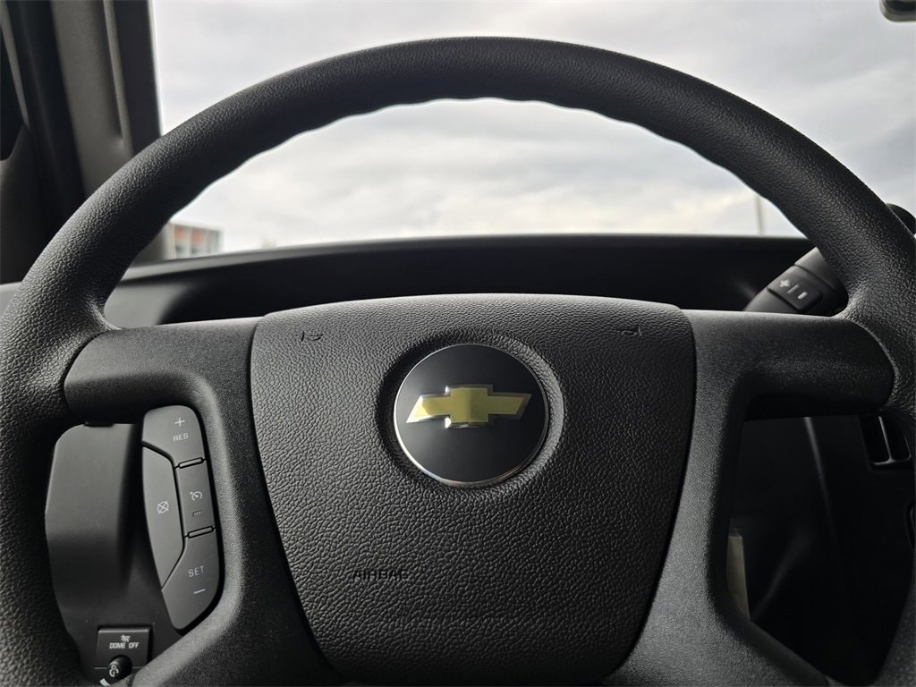 2025 Chevrolet Express Cargo Work Van - Photo 15