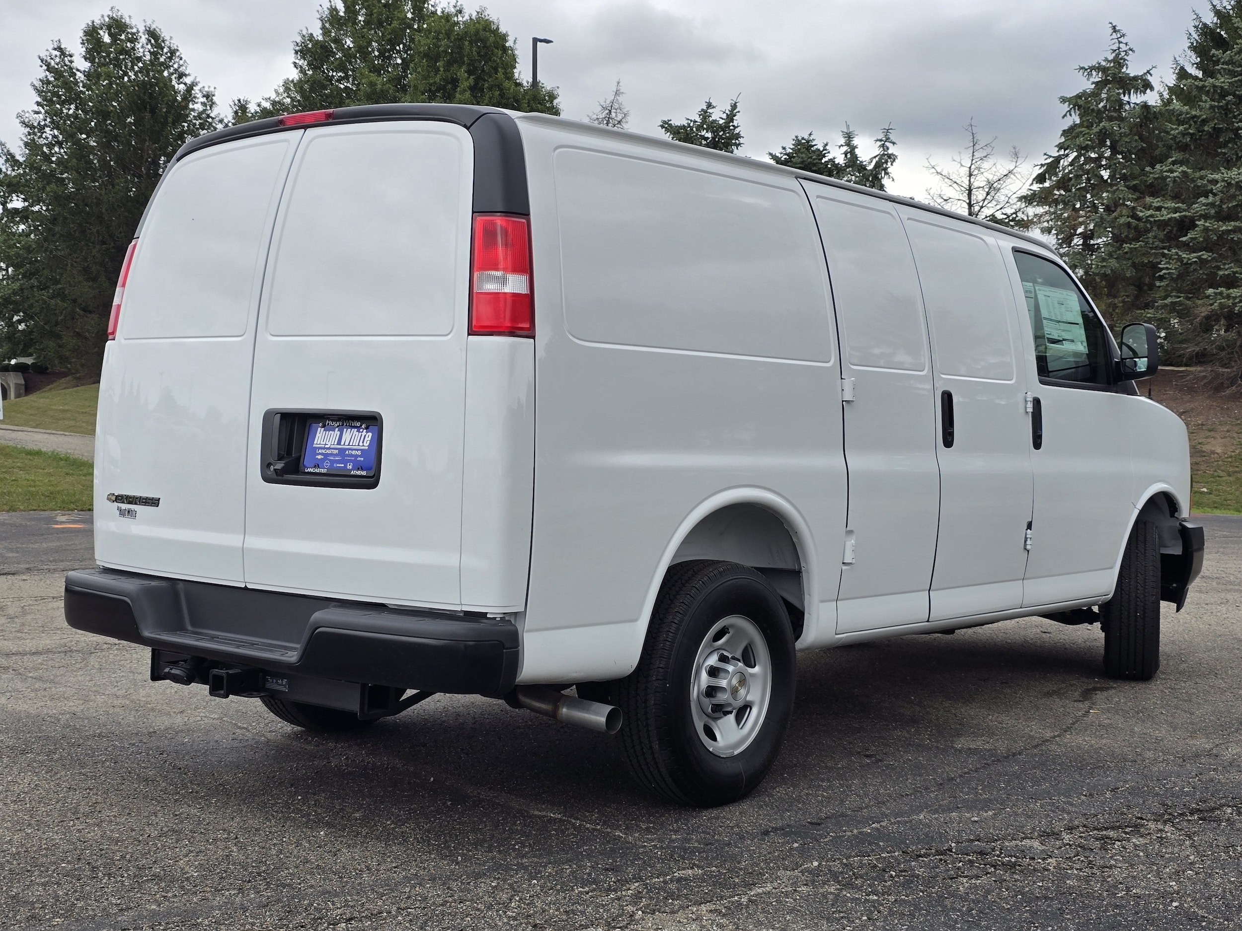 2025 Chevrolet Express Cargo Work Van - Photo 11