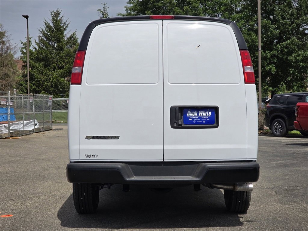 2025 Chevrolet Express Cargo Van photo 4