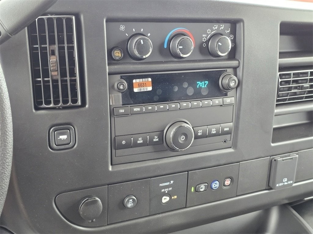 2025 Chevrolet Express Cargo Work Van - Photo 17