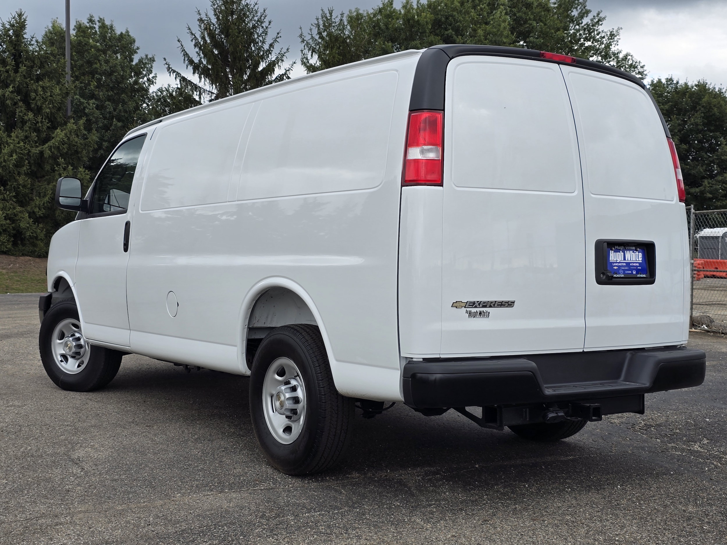 2025 Chevrolet Express Cargo Work Van - Photo 9