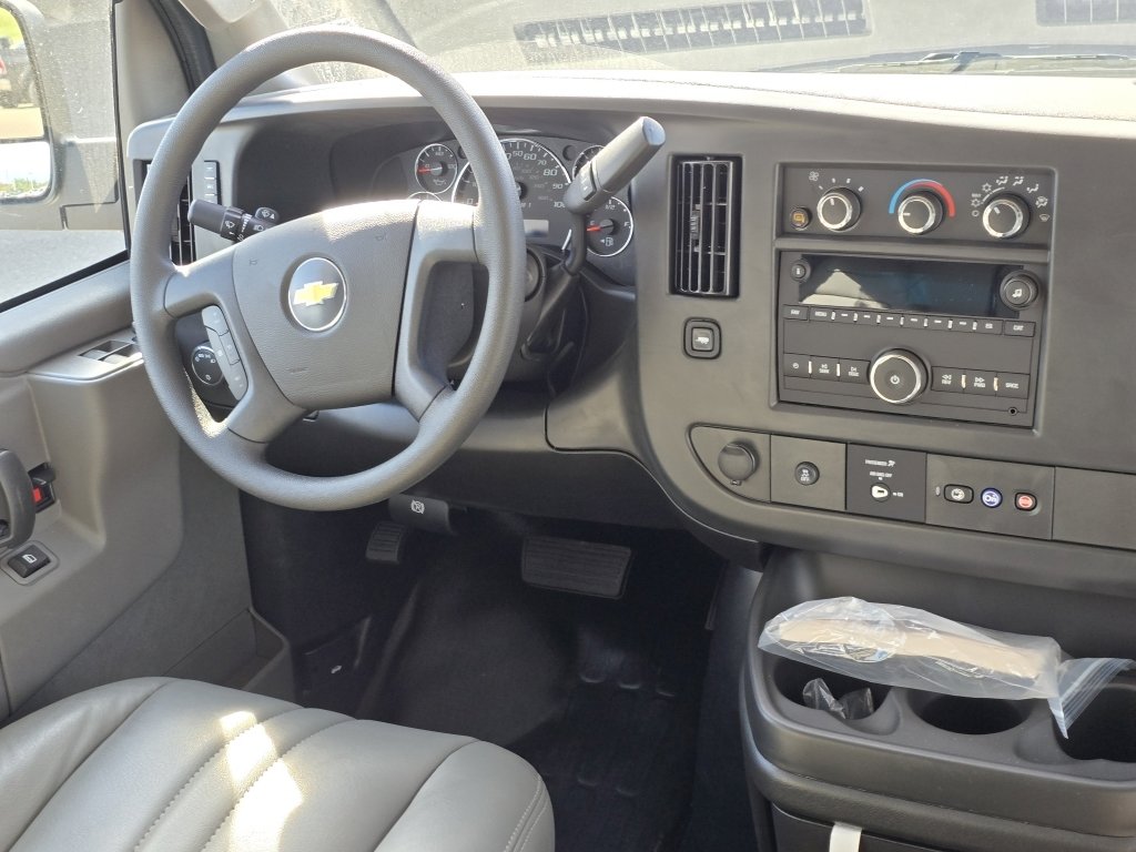 2025 Chevrolet Express Cargo Work Van - Photo 13
