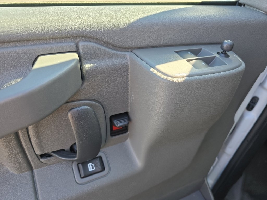 2026 Chevrolet Express Cargo Work Van - Photo 14