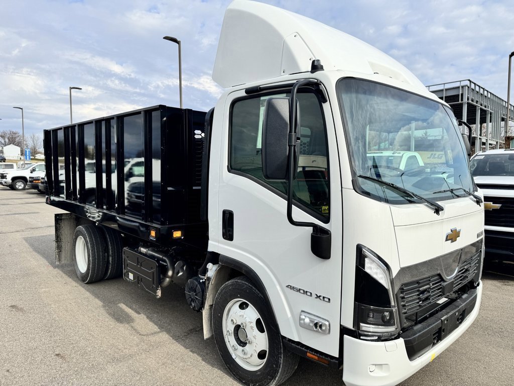2025 Chevrolet Silverado 4500HD photo 3