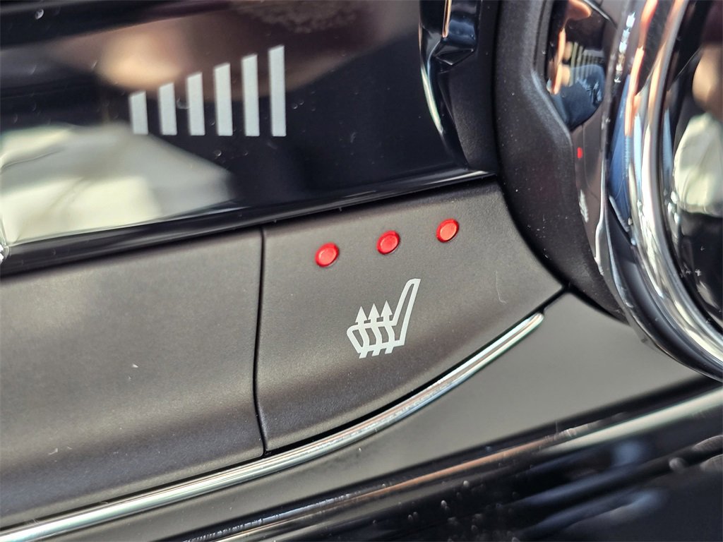 2025 Chevrolet Trax LT photo 2