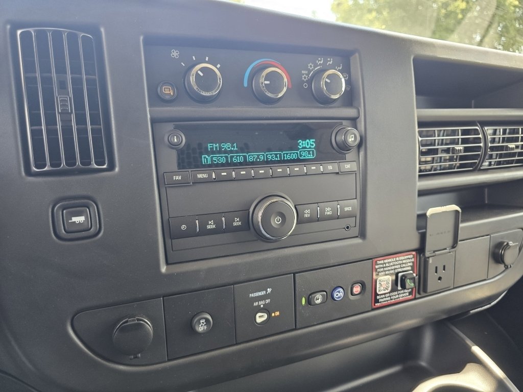 2025 Chevrolet Express Cargo Work Van - Photo 17