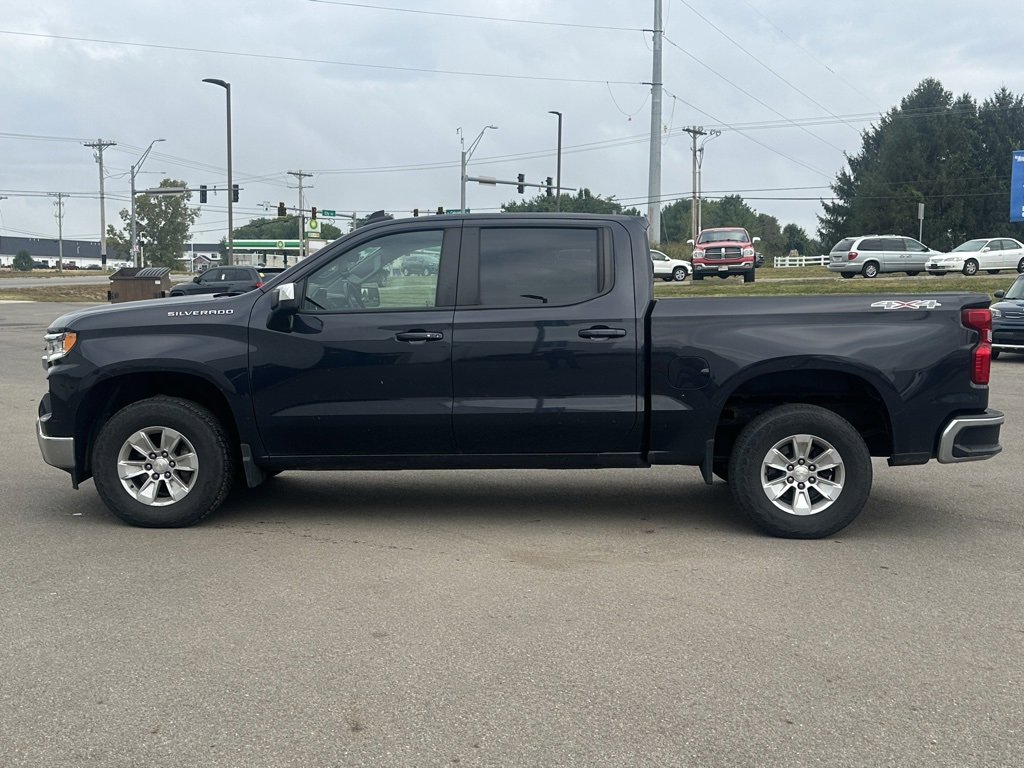 2022 Chevrolet Silverado 1500 LT photo 4