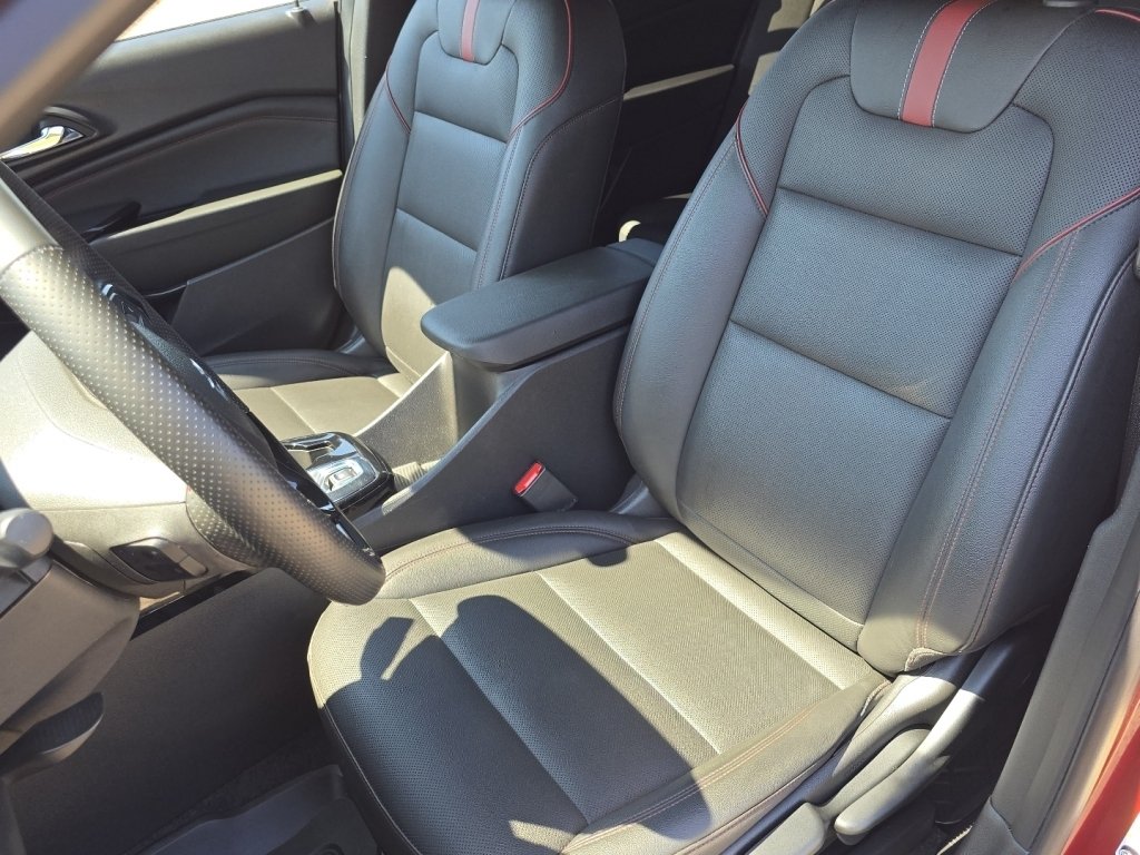 2025 Chevrolet Trax RS - Photo 23