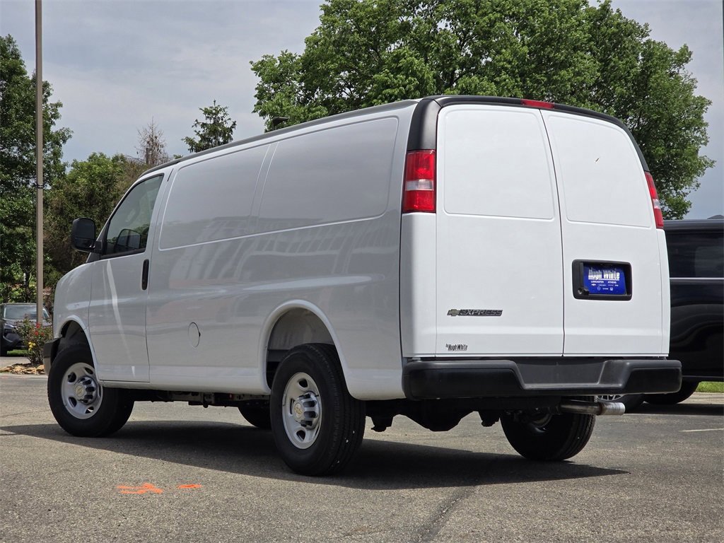 2025 Chevrolet Express Cargo Van photo 3