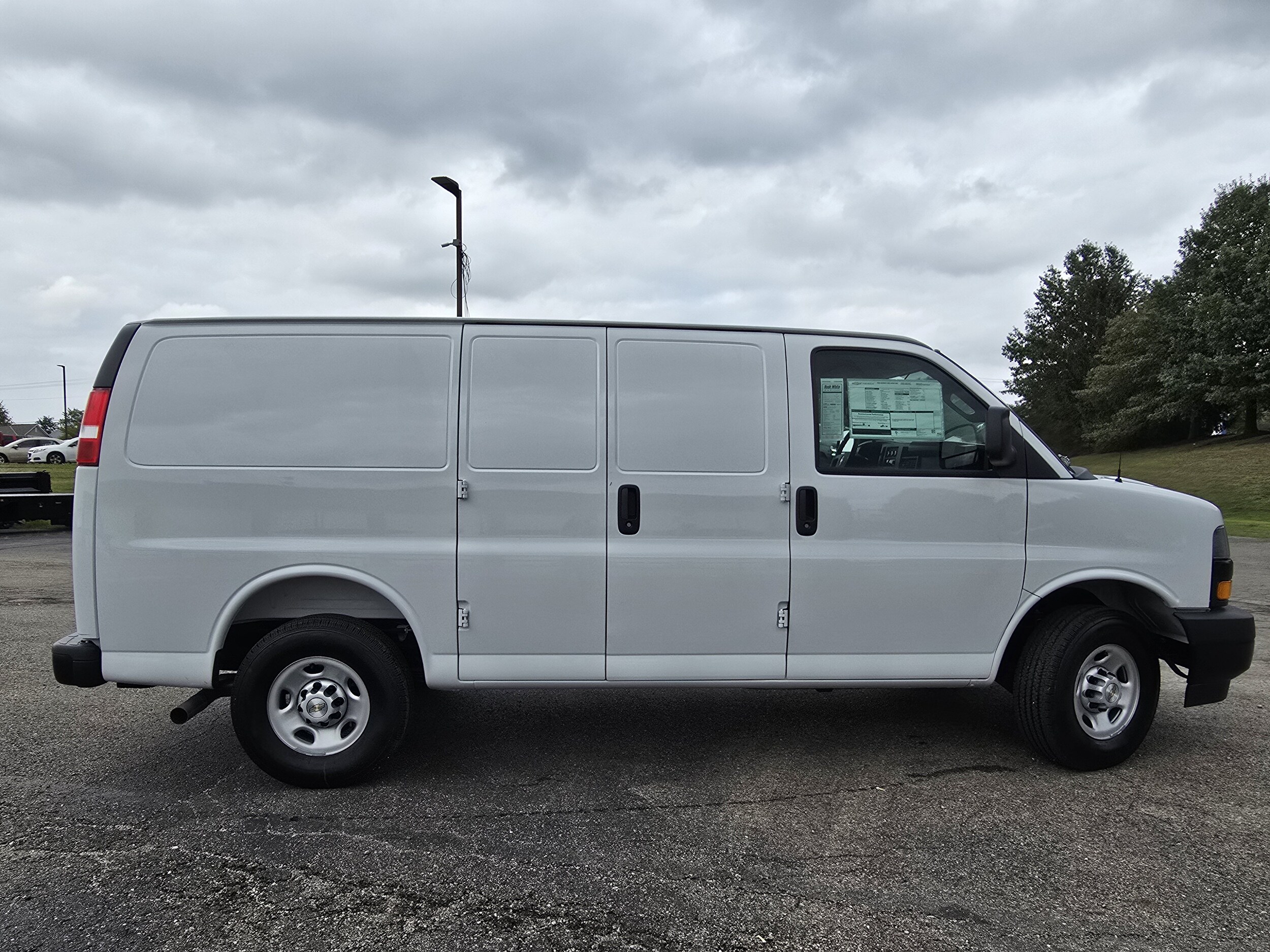 2025 Chevrolet Express Cargo Work Van - Photo 12