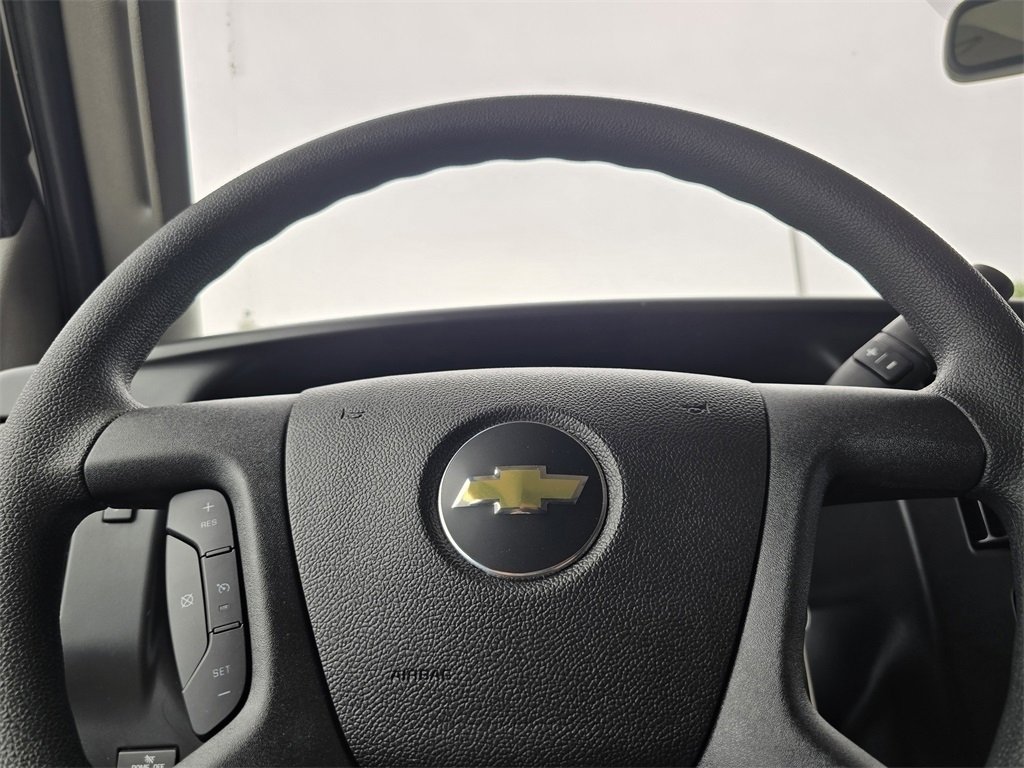 2025 Chevrolet Express Cargo Work Van - Photo 16