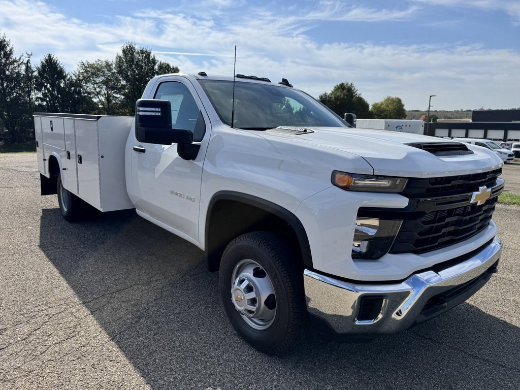 2025 Chevrolet Silverado 3500HD Work Truck photo 3