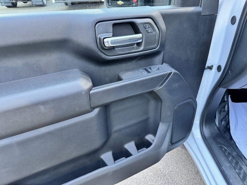 2025 Chevrolet Silverado 2500HD Work Truck photo 9